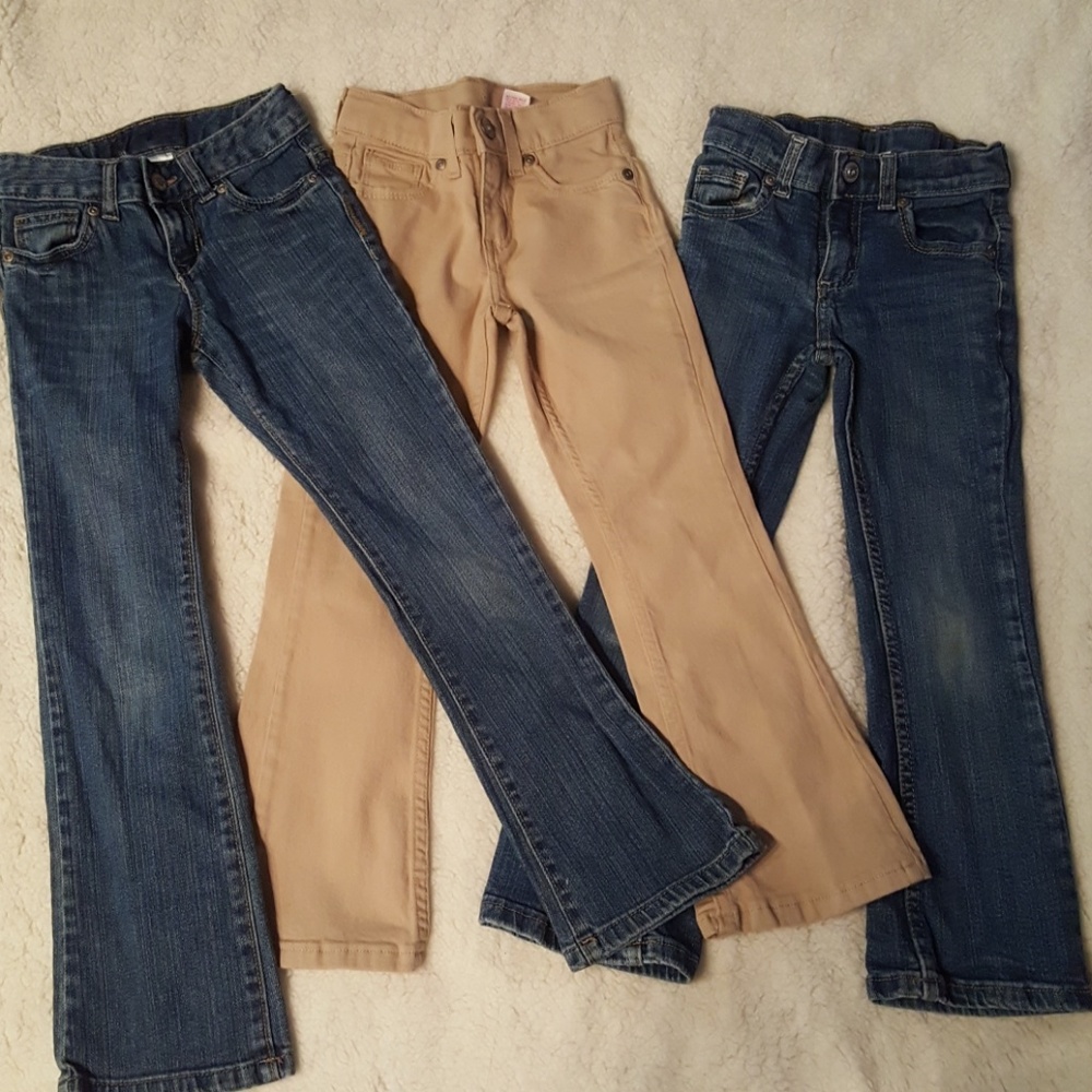 3 Sonoma and Old Navy girls jeans, size 6 slim.